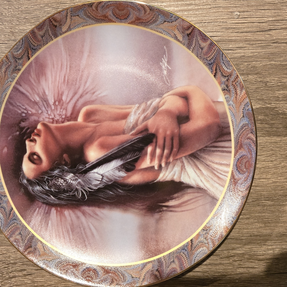 Decorative Plate with Artistic Design